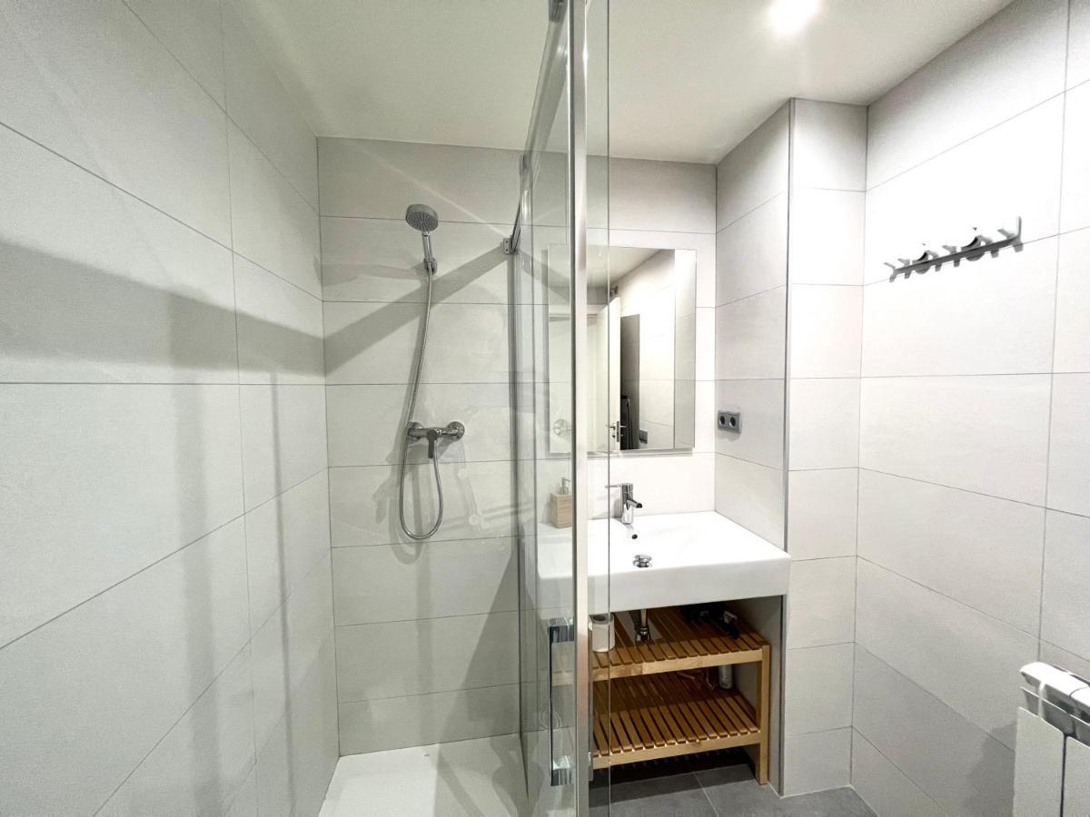 Espot Cowork & Apartments - L'Amfitriona ภายนอก รูปภาพ