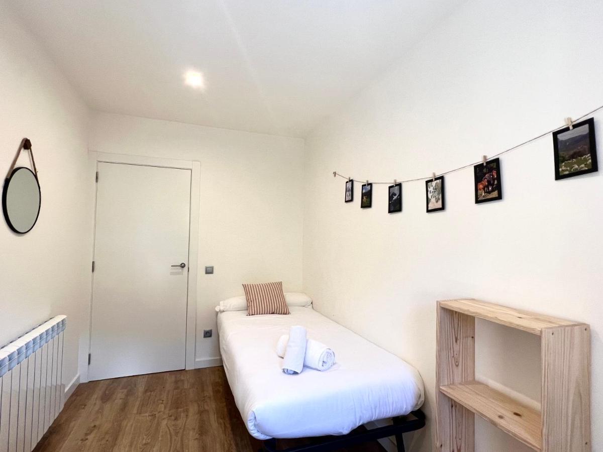 Espot Cowork & Apartments - L'Amfitriona ภายนอก รูปภาพ