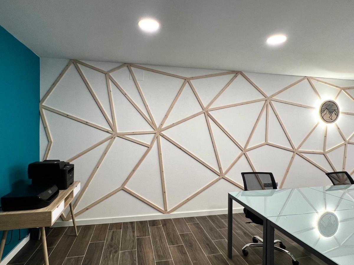 Espot Cowork & Apartments - L'Amfitriona ภายนอก รูปภาพ