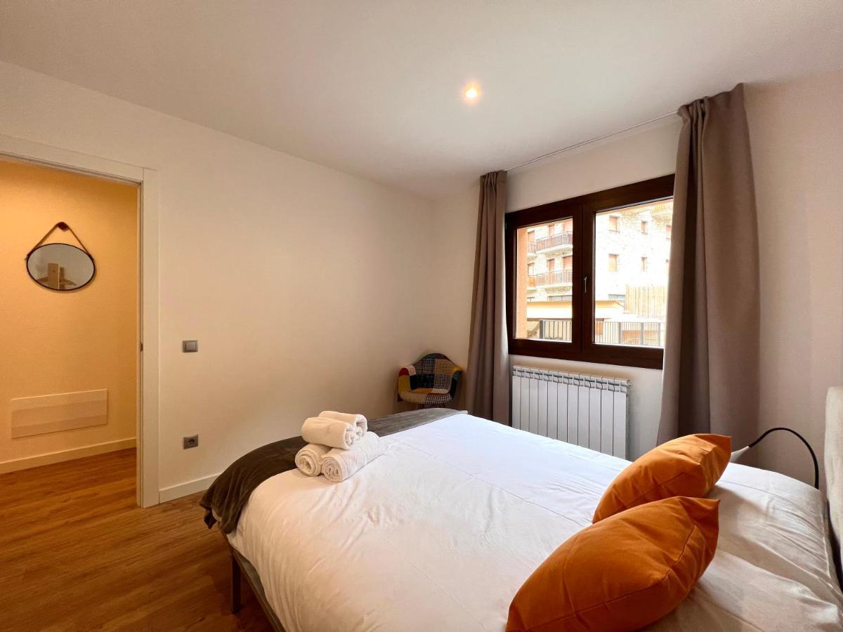 Espot Cowork & Apartments - L'Amfitriona ภายนอก รูปภาพ